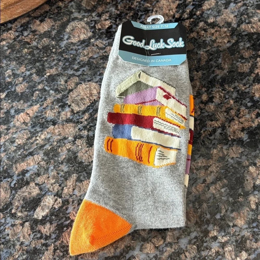 Fun & Good Luck Socks Men’s Cotton Blend Gray Books Geometric Pattern NWT 10-13 - Picture 2 of 8